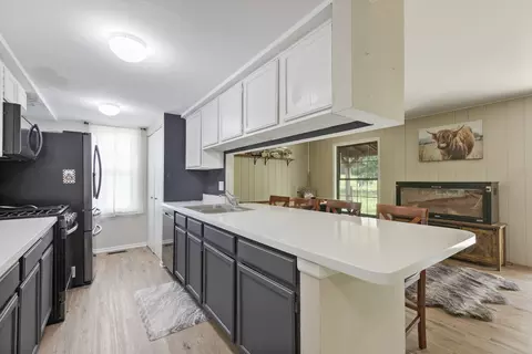 Kitchen - 1475 Charles Ave, Algonquin, IL 60102 photo 1 of 3