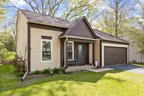 Exterior - 1475 Charles Ave, Algonquin, IL 60102 photo 4 of 6