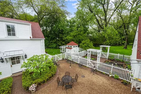 310 Maple Row, Northfield, IL 60093 photo 38
