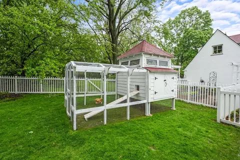 310 Maple Row, Northfield, IL 60093 photo 39