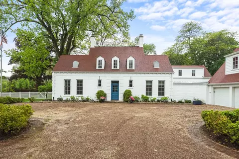 310 Maple Row, Northfield, IL 60093