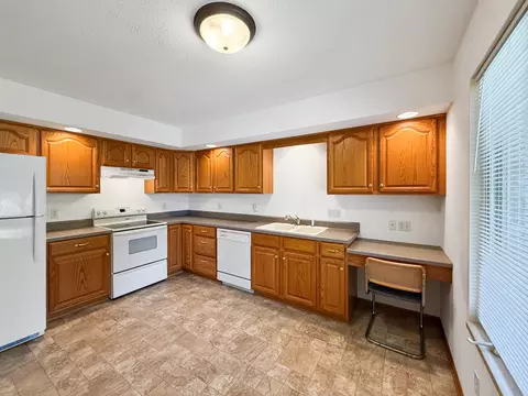 3154 Sandy Pointe Dr #1, Freeport, IL 61032 photo 5