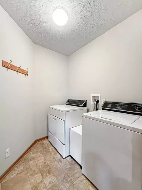 3154 Sandy Pointe Dr #1, Freeport, IL 61032 photo 10