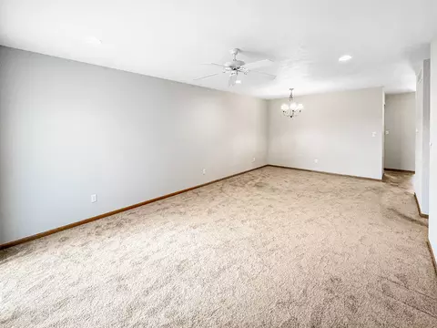 3154 Sandy Pointe Dr #1, Freeport, IL 61032 photo 8