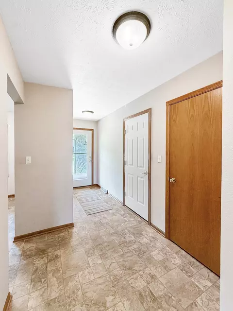 3154 Sandy Pointe Dr #1, Freeport, IL 61032 photo 6