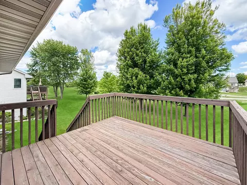 3154 Sandy Pointe Dr #1, Freeport, IL 61032 photo 2