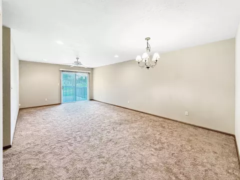 3154 Sandy Pointe Dr #1, Freeport, IL 61032 photo 7