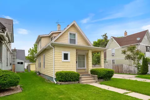 Exterior - 572 Walnut Ave, Elgin, IL 60123 photo 1 of 3