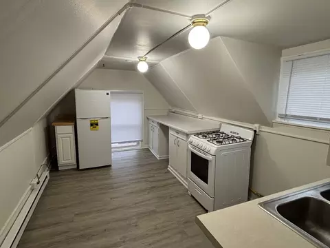 Kitchen - 572 Walnut Ave, Elgin, IL 60123 photo 2 of 5