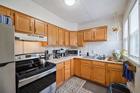Kitchen - 572 Walnut Ave, Elgin, IL 60123 photo 1 of 5