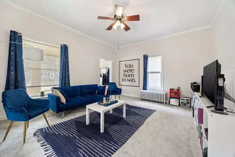 Living - 572 Walnut Ave, Elgin, IL 60123 photo 2 of 5