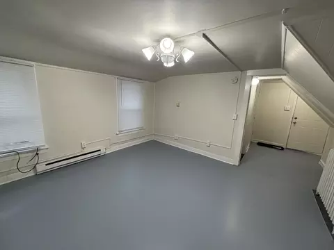 Living - 572 Walnut Ave, Elgin, IL 60123 photo 3 of 5