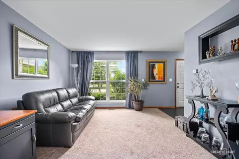 Living - 1057 Wright Ct, Plano, IL 60545 photo 2 of 2
