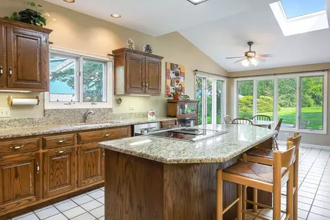 1319 E Harrison Ave, Wheaton, IL 60187 photo 7