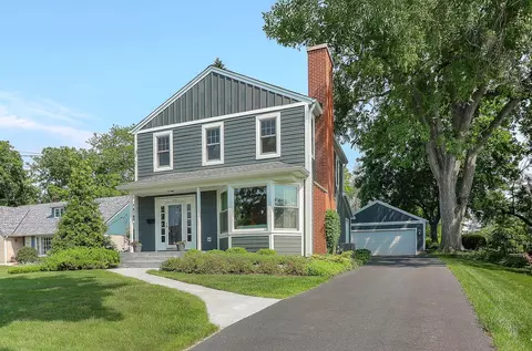 1319 E Harrison Ave, Wheaton, IL 60187 photo 2
