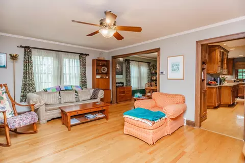 920 Stoddard Ave, Wheaton, IL 60187 photo 3