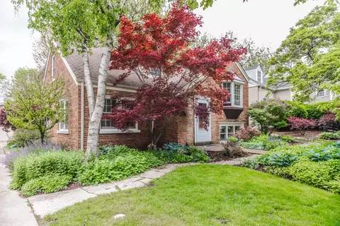 920 Stoddard Ave, Wheaton, IL 60187