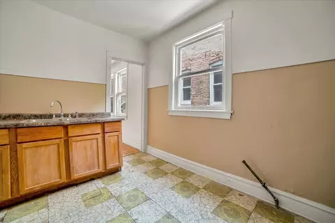 181 N La Crosse Ave, Chicago, IL 60644 photo 12