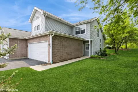 246 Grandview Ct, Algonquin, IL 60102