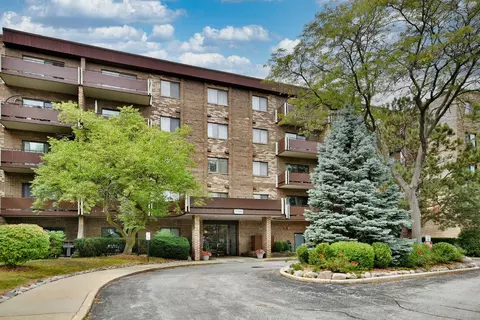 700 Wellington Ave #315, Elk Grove Village, IL 60007