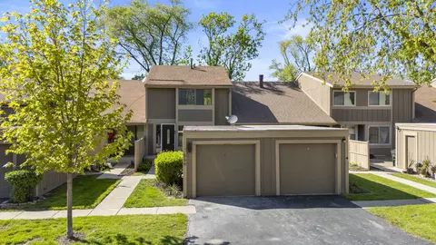 566 White Sands, Roselle, IL 60172