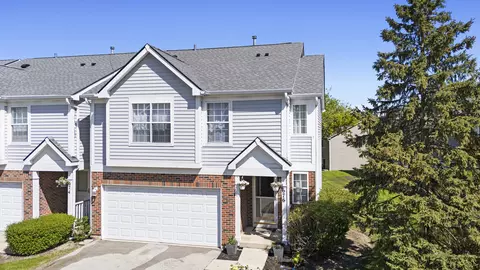676 E Whispering Oaks Ct, Palatine, IL 60074