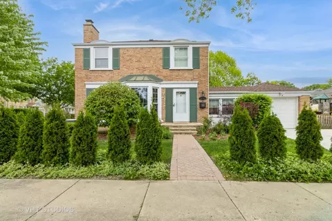 1628 W Brown St, Arlington Heights, IL 60004