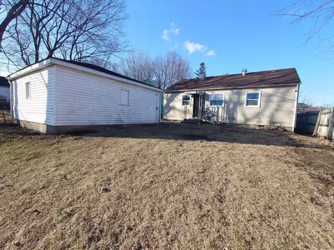 Exterior - 1139 E Galena Blvd, Aurora, IL 60505 photo 3 of 5