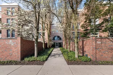 380 Green Bay Rd #4D, Winnetka, IL 60093