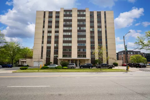 141 N La Grange Rd #303, La Grange, IL 60525