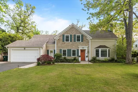 409 Crescent Dr, Lake Bluff, IL 60044