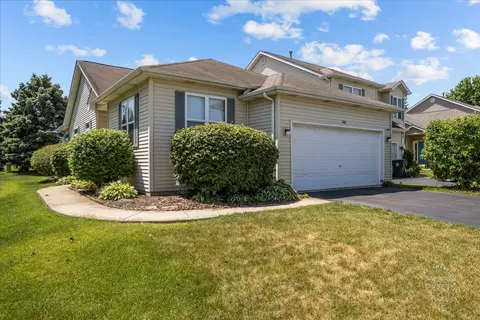 544 Chestnut Dr, Oswego, IL 60543