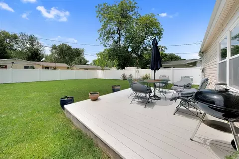 Exterior - 2511 Sangamon Dr, Champaign, IL 61821 photo 3 of 5
