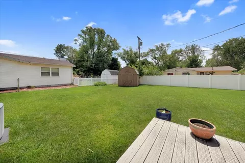 Exterior - 2511 Sangamon Dr, Champaign, IL 61821 photo 2 of 5
