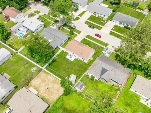 View/Area - 2511 Sangamon Dr, Champaign, IL 61821 photo 3 of 3