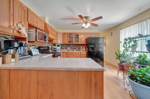 Kitchen - 2511 Sangamon Dr, Champaign, IL 61821 photo 2 of 4