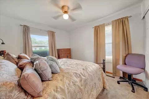 Bedroom - 2511 Sangamon Dr, Champaign, IL 61821 photo 5 of 6