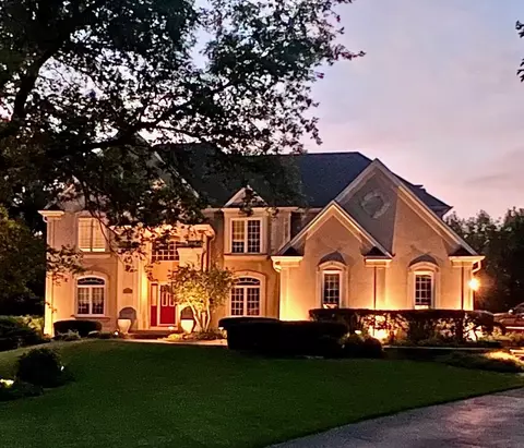 36 W850 Red Gate Ct, Saint Charles, IL 60175