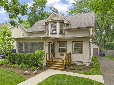 310 Forest Ave, Glen Ellyn, IL 60137