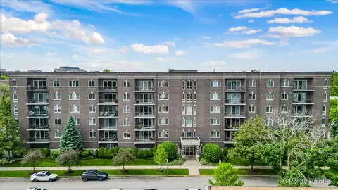 1327 Brown St #206, Des Plaines, IL 60016