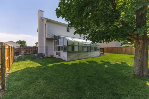 Exterior - 1712 Royal Pointe Dr, Bloomington, IL 61704 photo 5 of 18