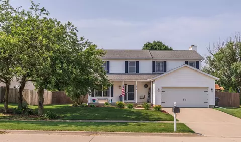 Exterior - 1712 Royal Pointe Dr, Bloomington, IL 61704 photo 14 of 18