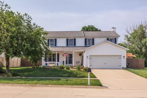 Exterior - 1712 Royal Pointe Dr, Bloomington, IL 61704 photo 15 of 18