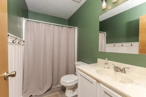 Bath - 1712 Royal Pointe Dr, Bloomington, IL 61704 photo 5 of 5
