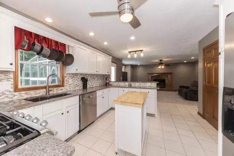 Kitchen - 1712 Royal Pointe Dr, Bloomington, IL 61704 photo 5 of 5