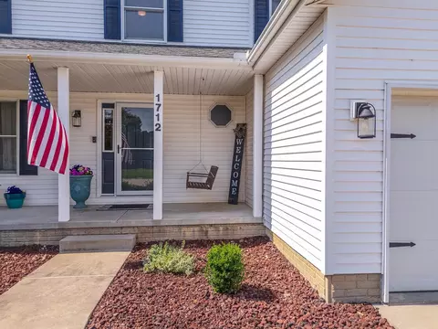 Exterior - 1712 Royal Pointe Dr, Bloomington, IL 61704 photo 11 of 18