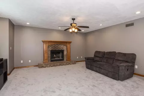 Living - 1712 Royal Pointe Dr, Bloomington, IL 61704 photo 3 of 4