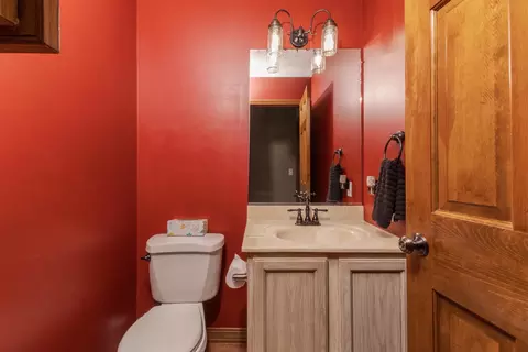 Bath - 1712 Royal Pointe Dr, Bloomington, IL 61704 photo 1 of 5