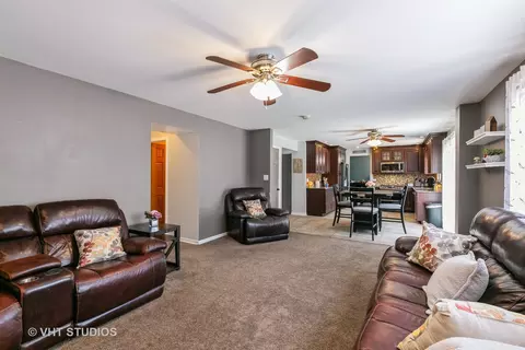 Living - 9271 Birch Ave, Mokena, IL 60448 photo 4 of 4