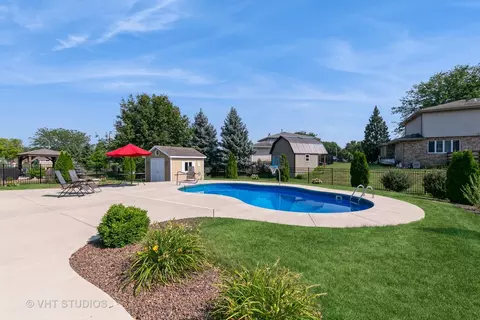 Exterior - 9271 Birch Ave, Mokena, IL 60448 photo 3 of 4
